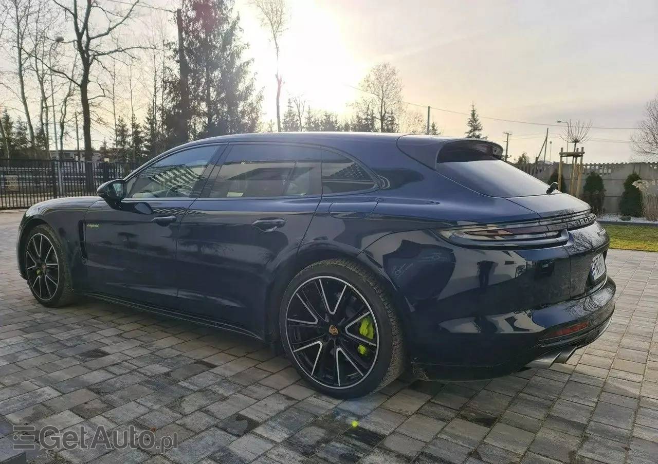 PORSCHE Panamera 