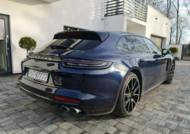 PORSCHE Panamera 