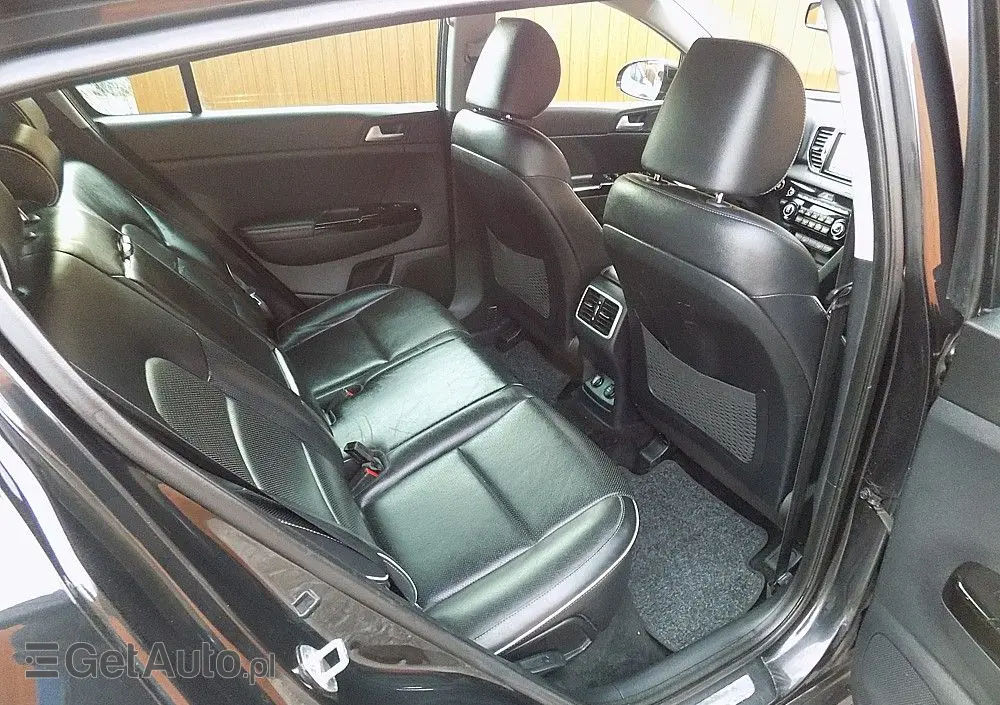 KIA Sportage 1.6 GDI 2WD Dream-Team Edition