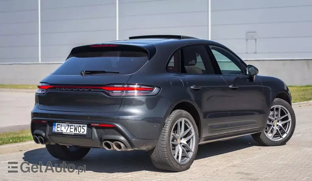 PORSCHE Macan 