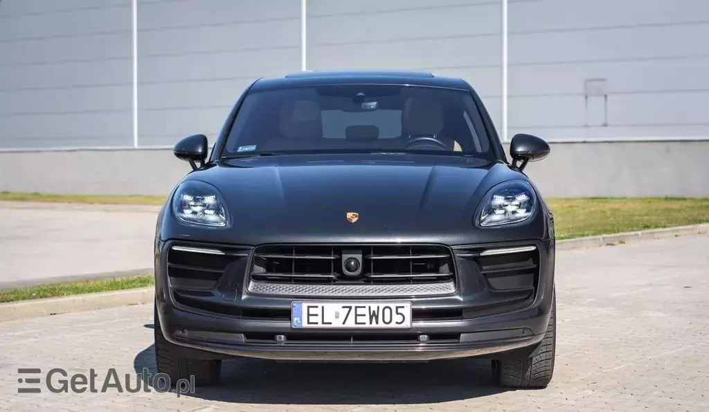 PORSCHE Macan 