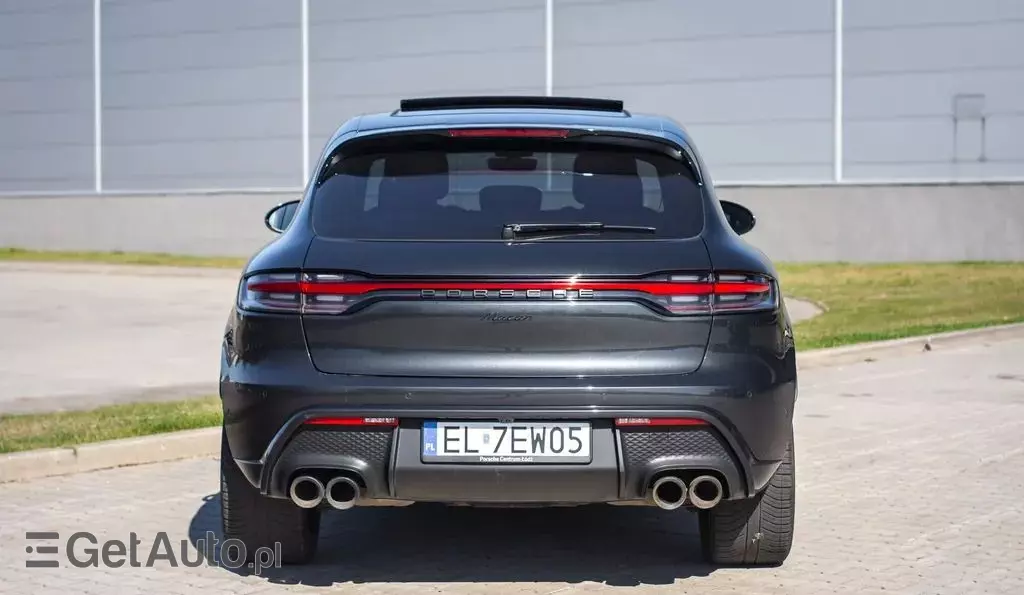 PORSCHE Macan 