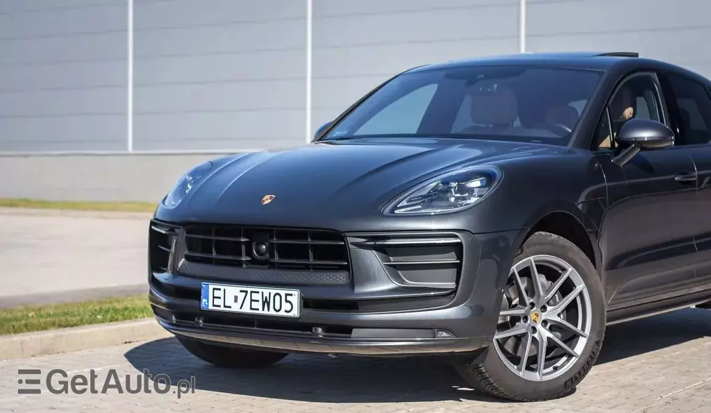 PORSCHE Macan 