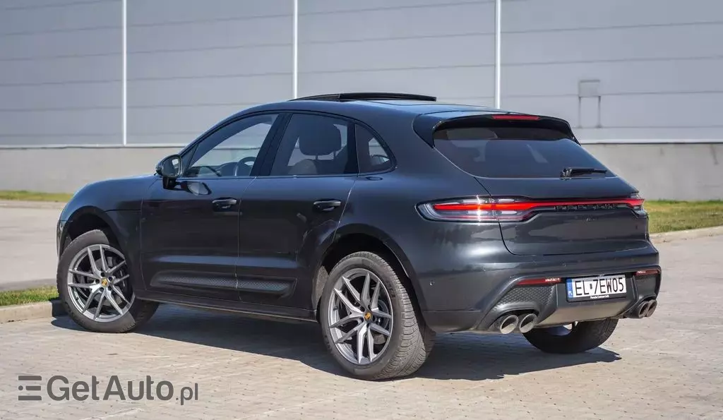 PORSCHE Macan 