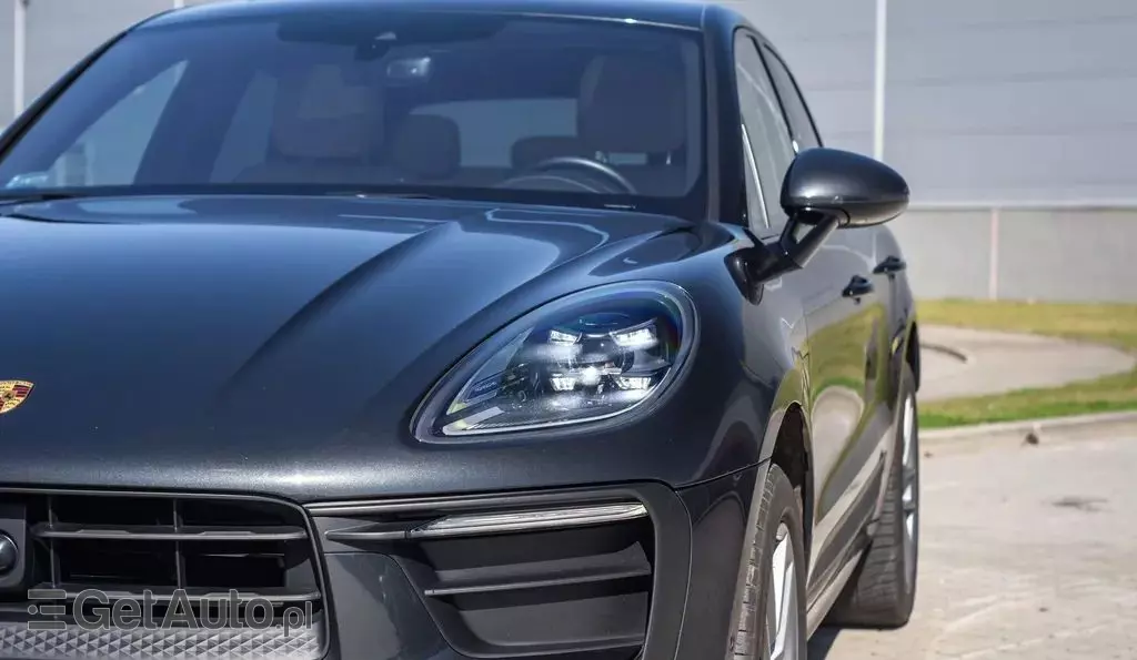 PORSCHE Macan 