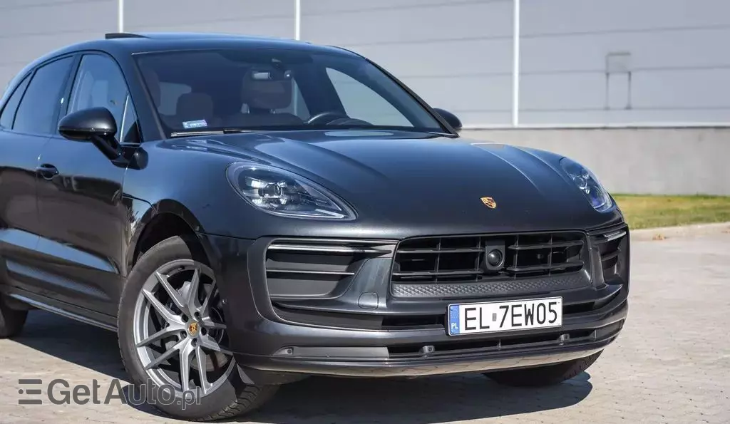 PORSCHE Macan 
