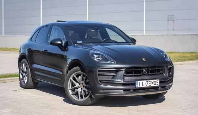 PORSCHE Macan 