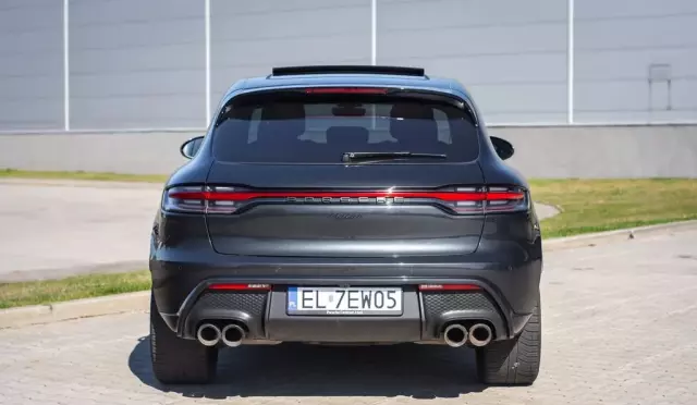 PORSCHE Macan 