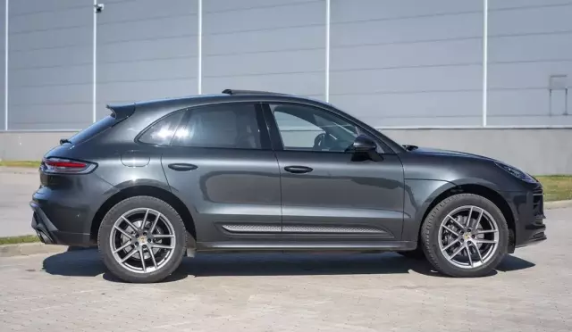 PORSCHE Macan 