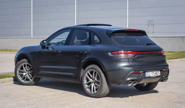 PORSCHE Macan 