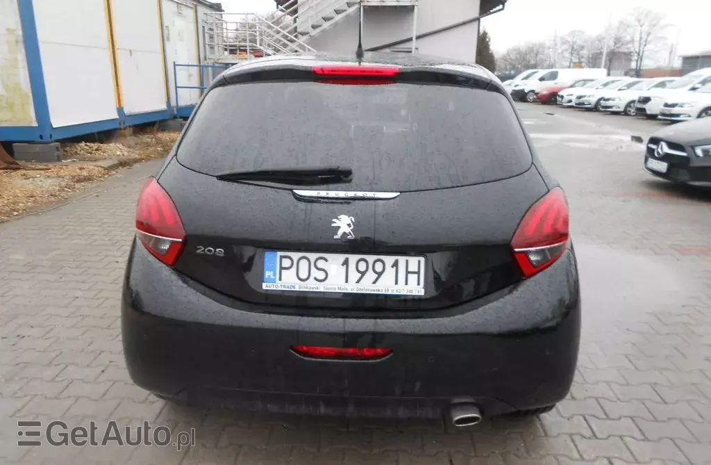PEUGEOT 208 