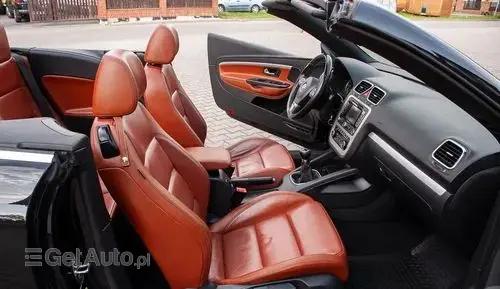 VOLKSWAGEN Eos 