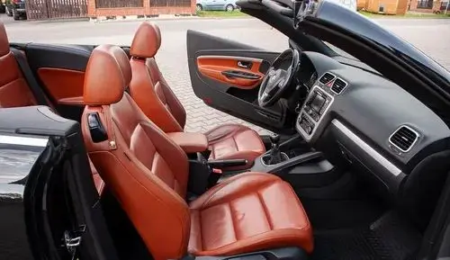 VOLKSWAGEN Eos 