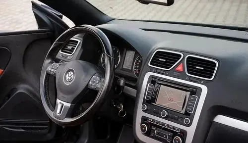 VOLKSWAGEN Eos 