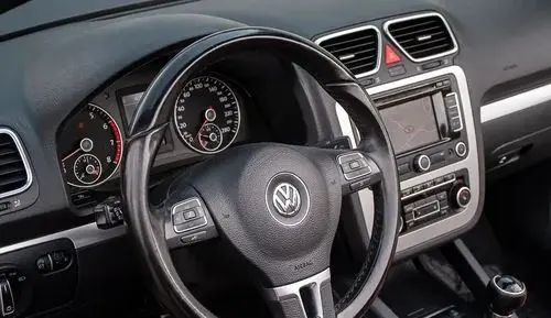 VOLKSWAGEN Eos 