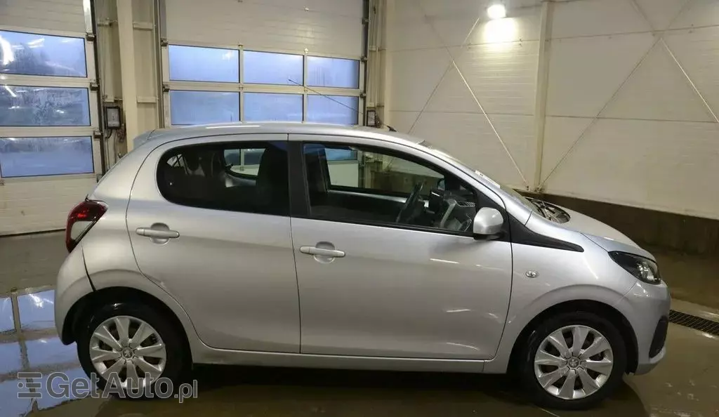 PEUGEOT 108 