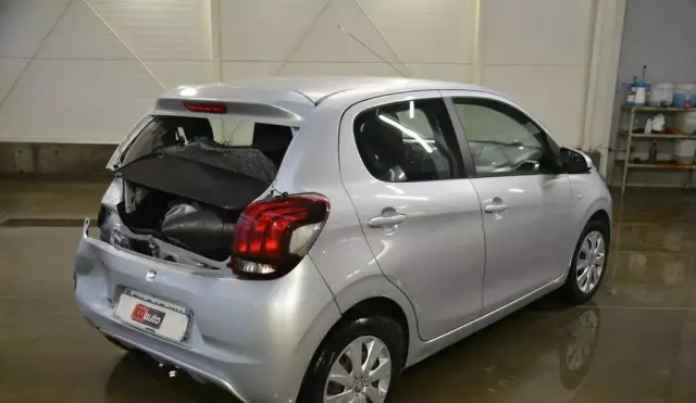 PEUGEOT 108 