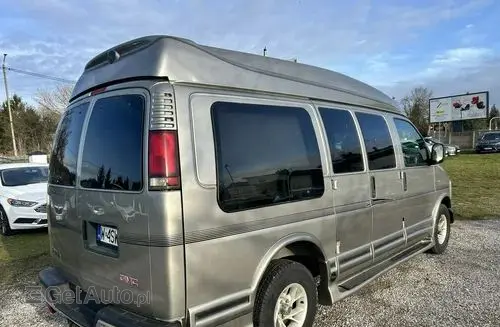 GMC Savana 