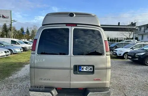 GMC Savana 