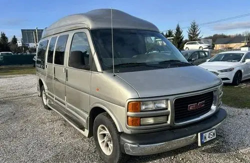 GMC Savana 