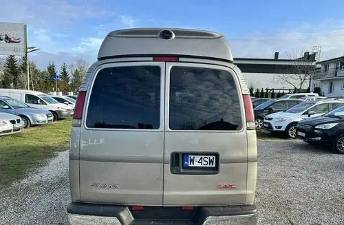 GMC Savana 