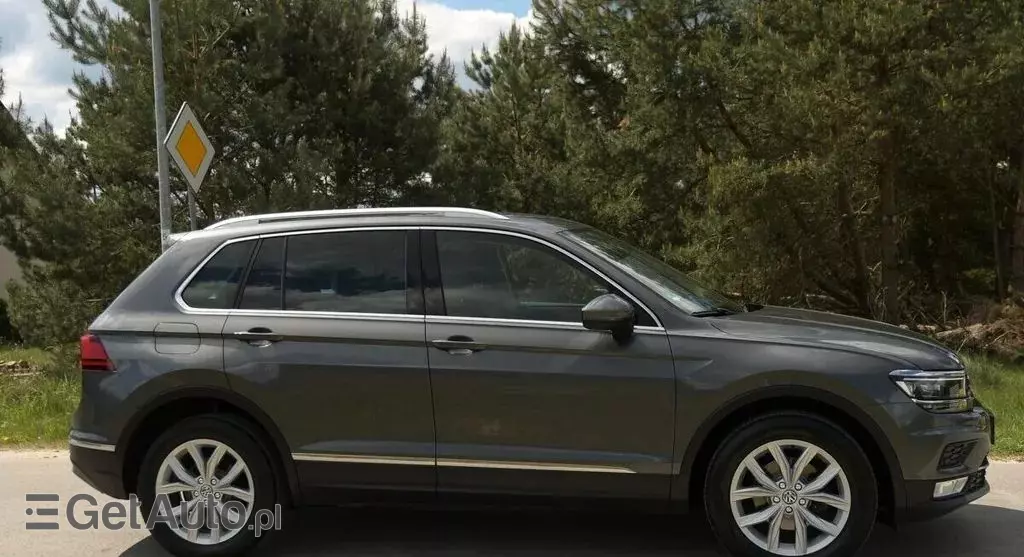 VOLKSWAGEN Tiguan 