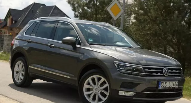 VOLKSWAGEN Tiguan 