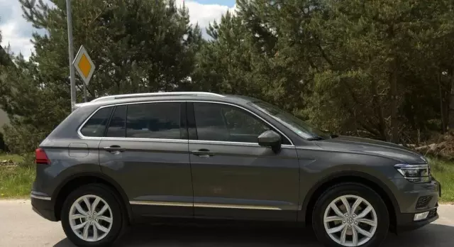 VOLKSWAGEN Tiguan 