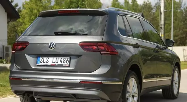 VOLKSWAGEN Tiguan 