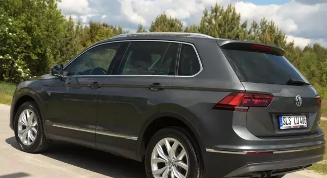 VOLKSWAGEN Tiguan 