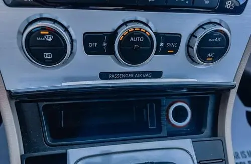 VOLKSWAGEN CC 