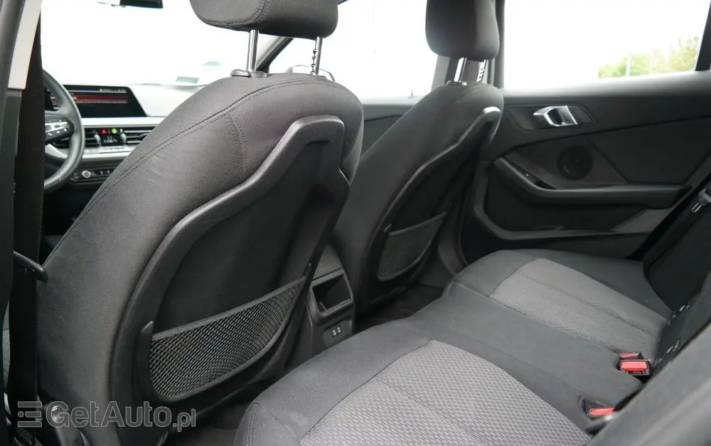 BMW Seria 1 118i Advantage