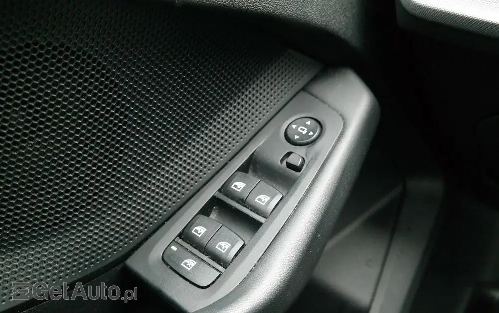 BMW Seria 1 118i Advantage