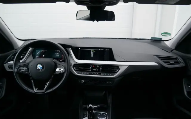 BMW Seria 1 118i Advantage