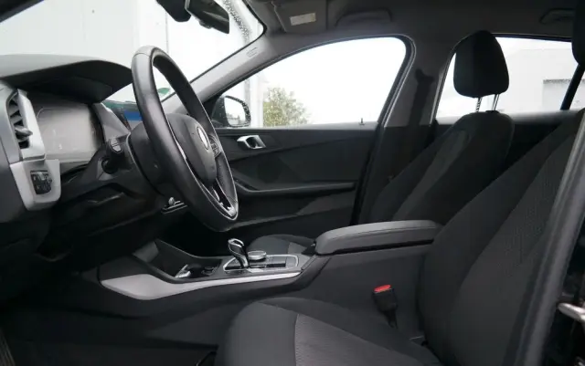 BMW Seria 1 118i Advantage