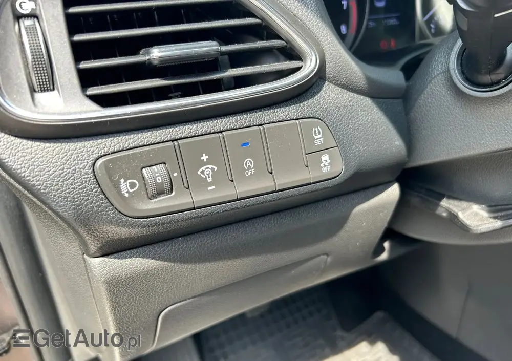 HYUNDAI I30 1.5 DPI Classic +