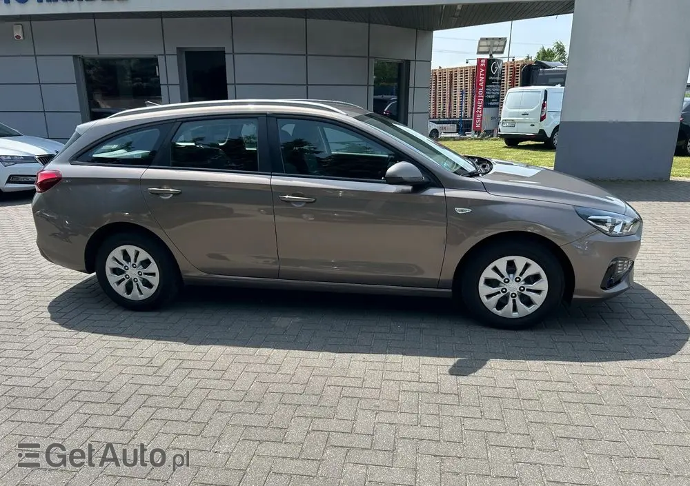HYUNDAI I30 1.5 DPI Classic +
