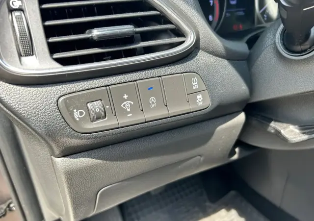 HYUNDAI I30 1.5 DPI Classic +