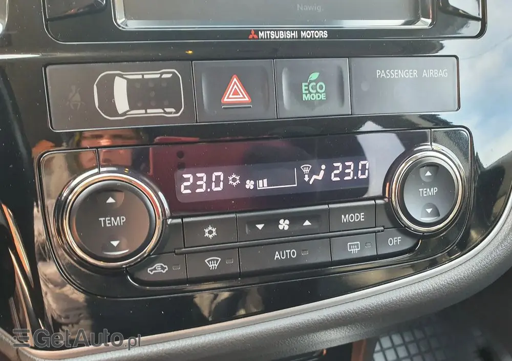 MITSUBISHI Outlander 2.2 DI-D 4WD Automatik Edition 100+