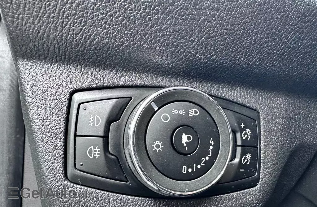 FORD Transit Courier 