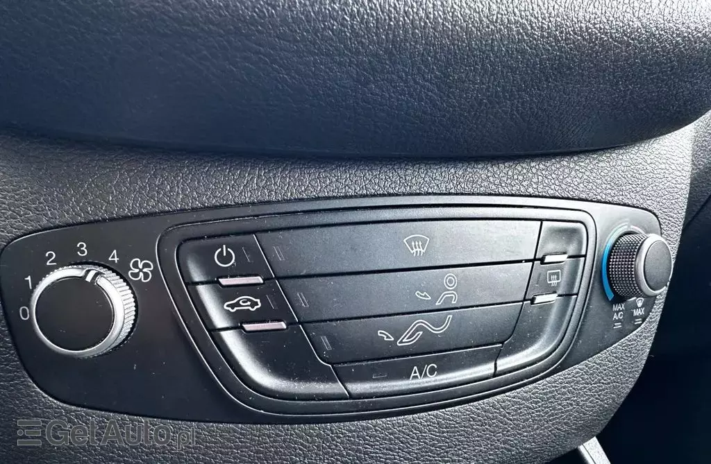 FORD Transit Courier 