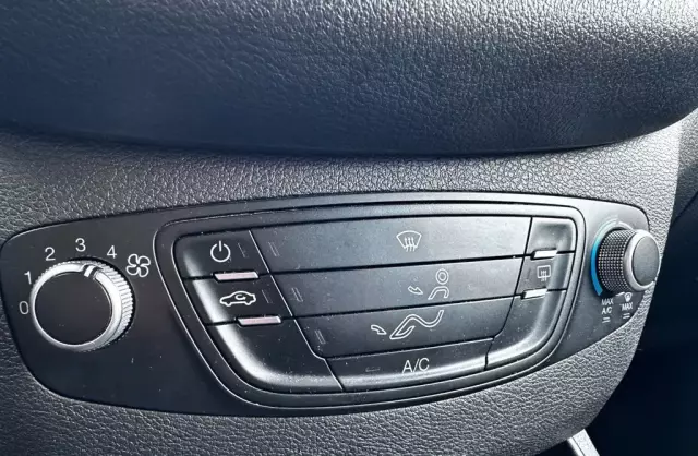 FORD Transit Courier 