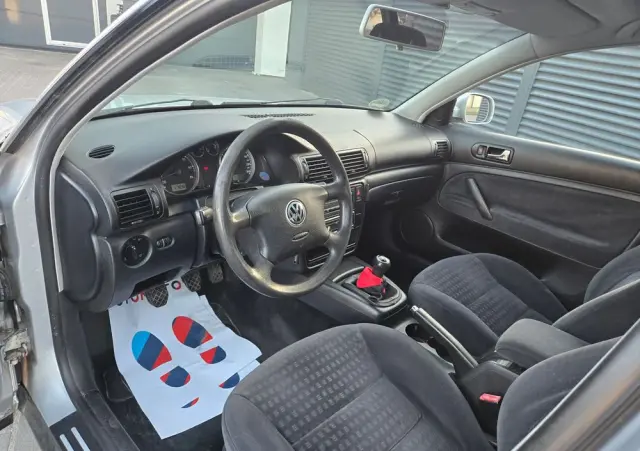 VOLKSWAGEN Passat 1.8 5V Turbo Comfortline