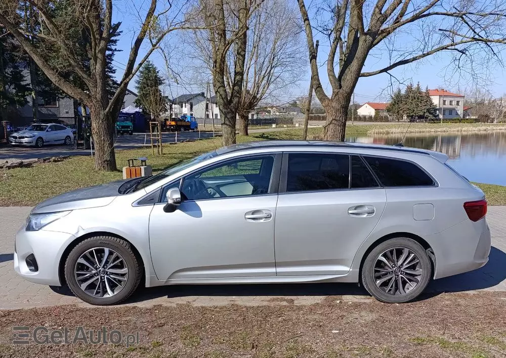 TOYOTA Avensis 2.0 D-4D Premium