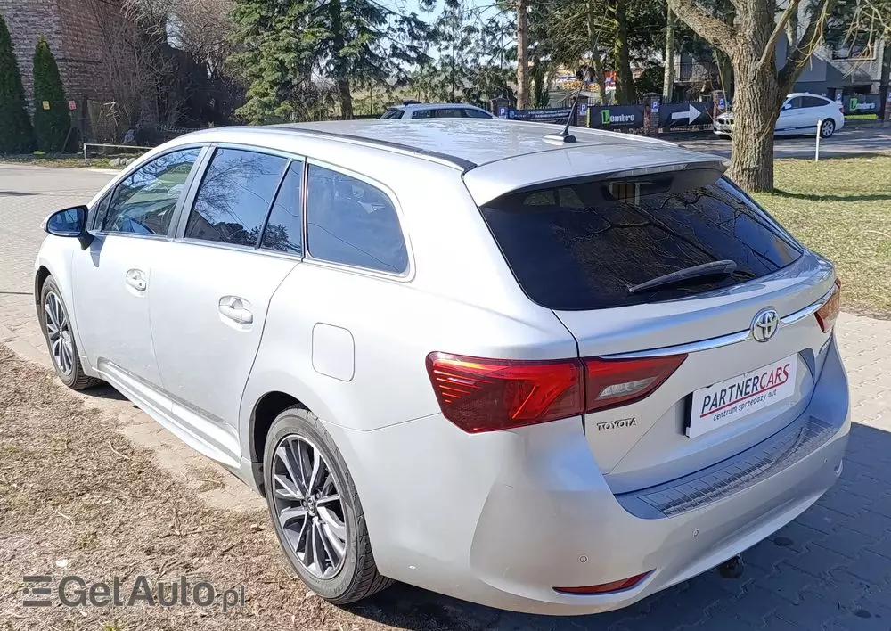 TOYOTA Avensis 2.0 D-4D Premium