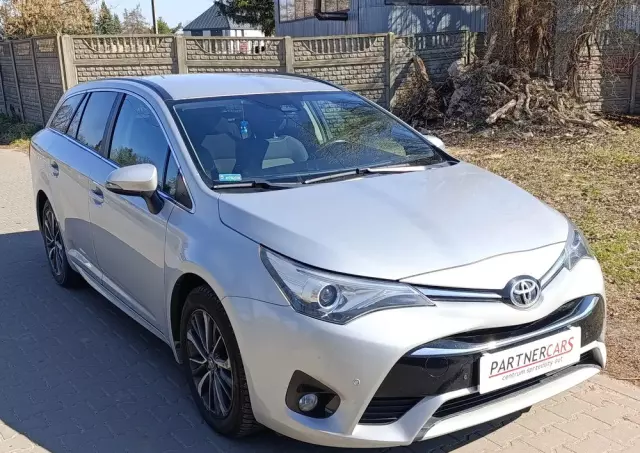 TOYOTA Avensis 2.0 D-4D Premium