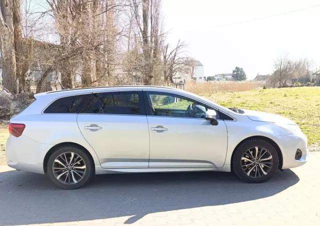 TOYOTA Avensis 2.0 D-4D Premium