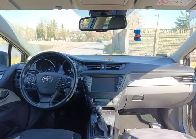 TOYOTA Avensis 2.0 D-4D Premium