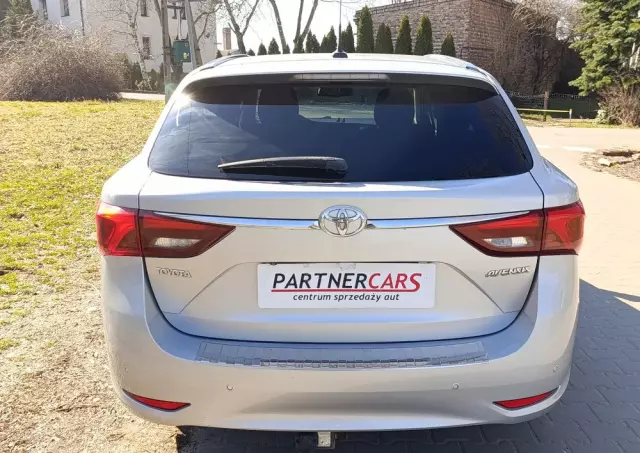 TOYOTA Avensis 2.0 D-4D Premium