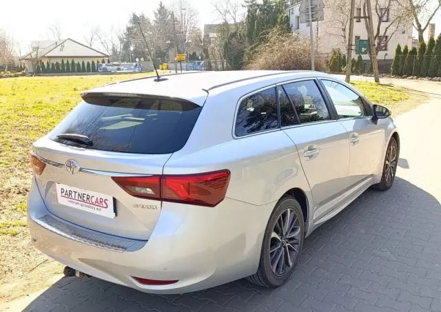 TOYOTA Avensis 2.0 D-4D Premium